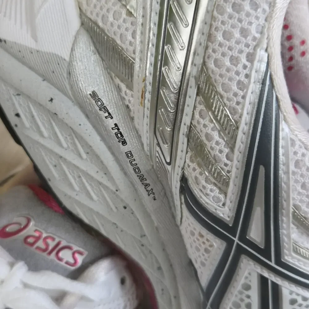 Asics Gel-Kayano 17 Running Women’s US 8.5 White Pink T150N Sneakers